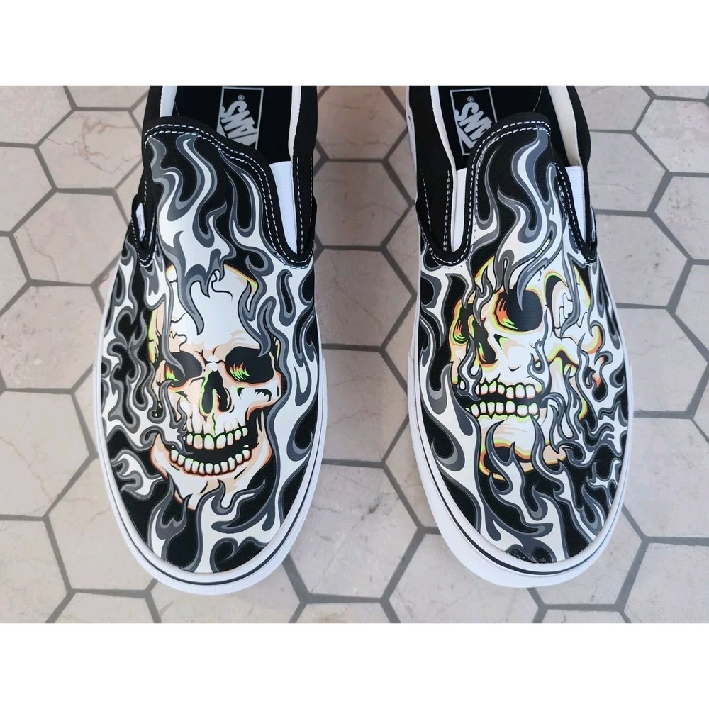 VANS Classic Slip On‎ Flame Skull Black White Skate Shoes Men Sz 9 Rare Tattoo